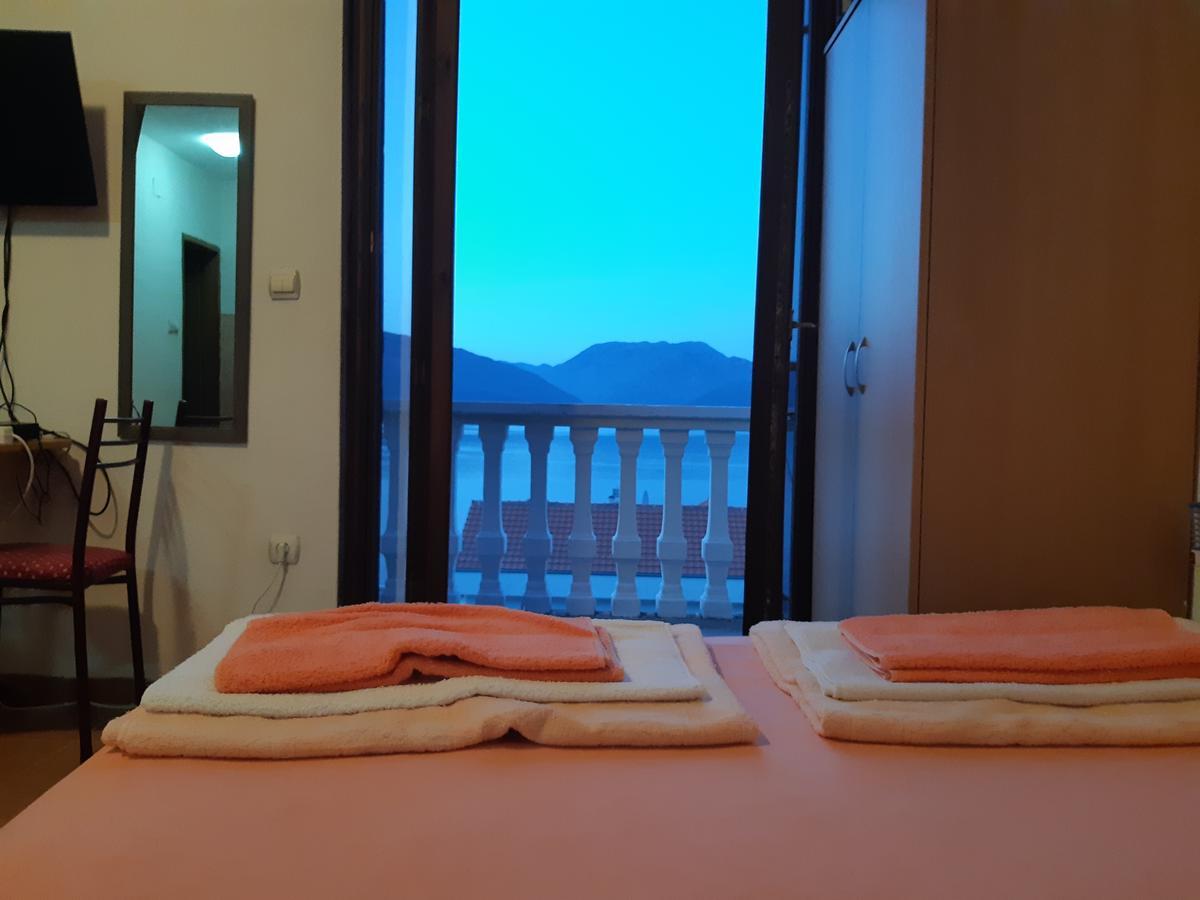 Apartments Ceca Tivat Ngoại thất bức ảnh
