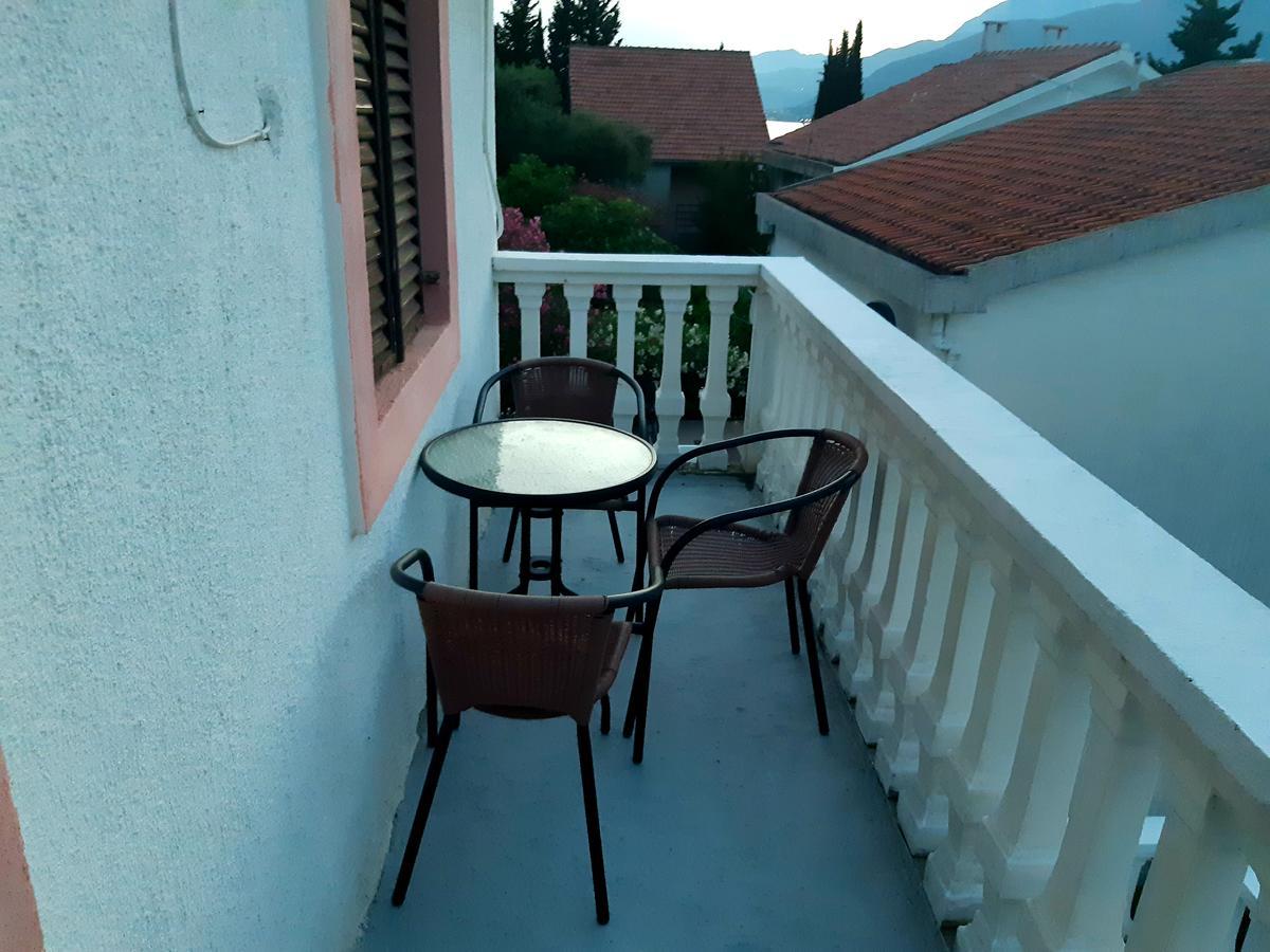 Apartments Ceca Tivat Ngoại thất bức ảnh