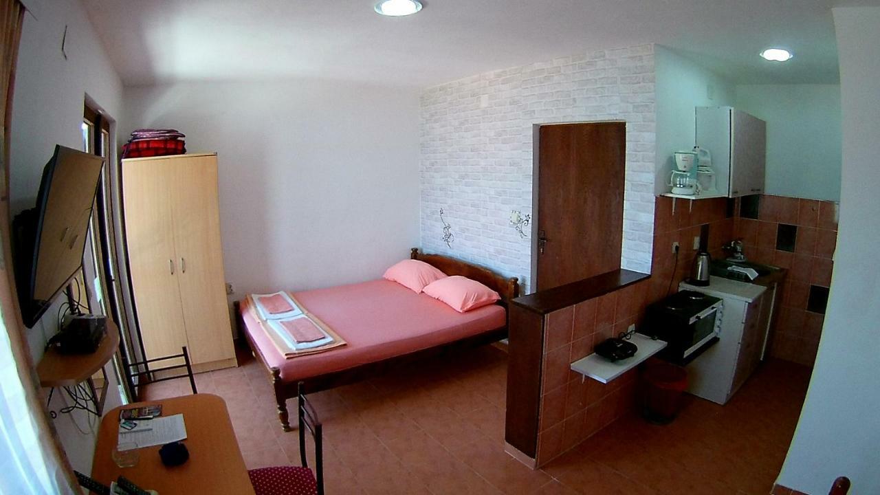 Apartments Ceca Tivat Ngoại thất bức ảnh
